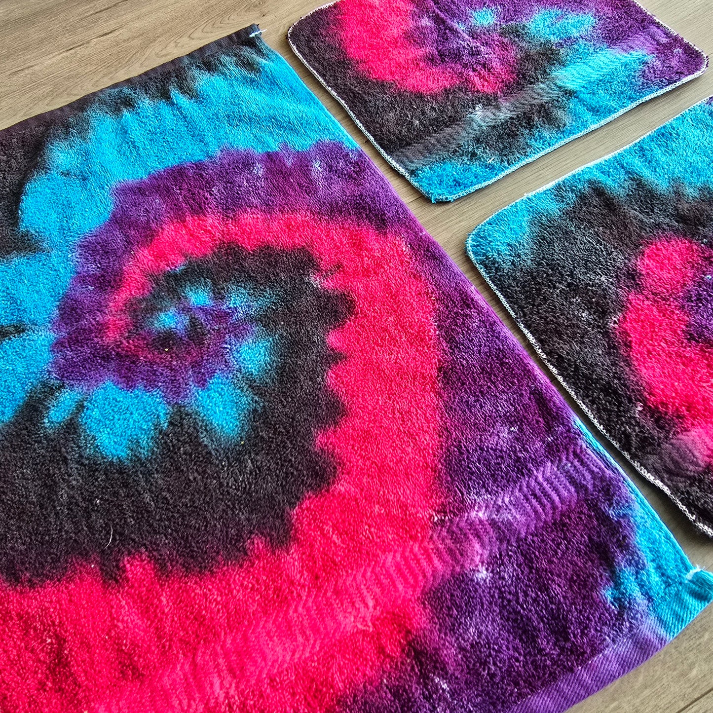 Galaxy Spiral Hand Towel Set